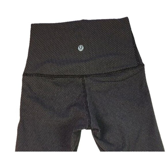 Lululemon Small Diamond Pattern Mid-Rise Leggings Sz 0 Black White Women’s - Picture 1 of 8